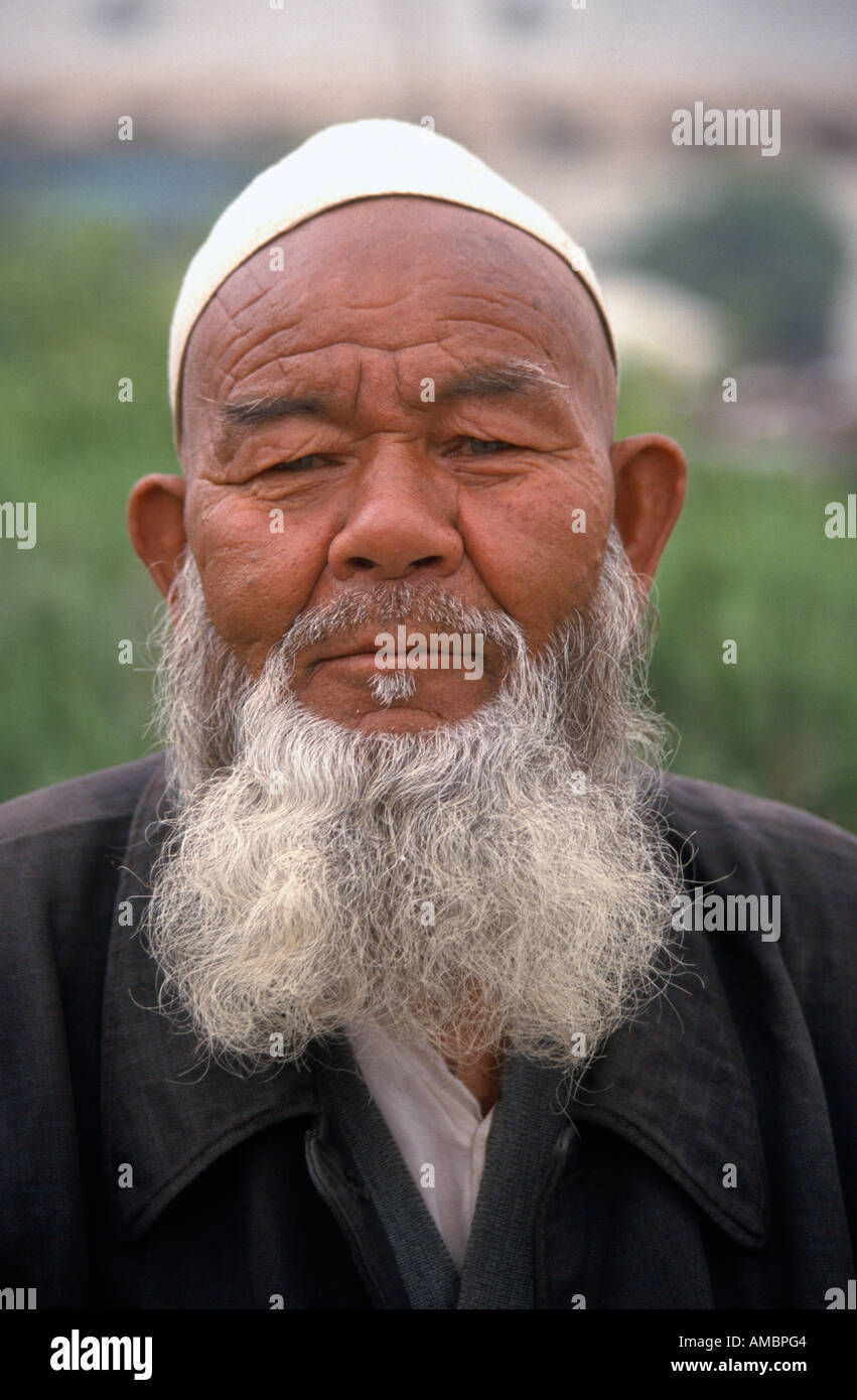 Uomo vecchio con la barba, Kashgar, Xinjiang, Cina Foto Stock