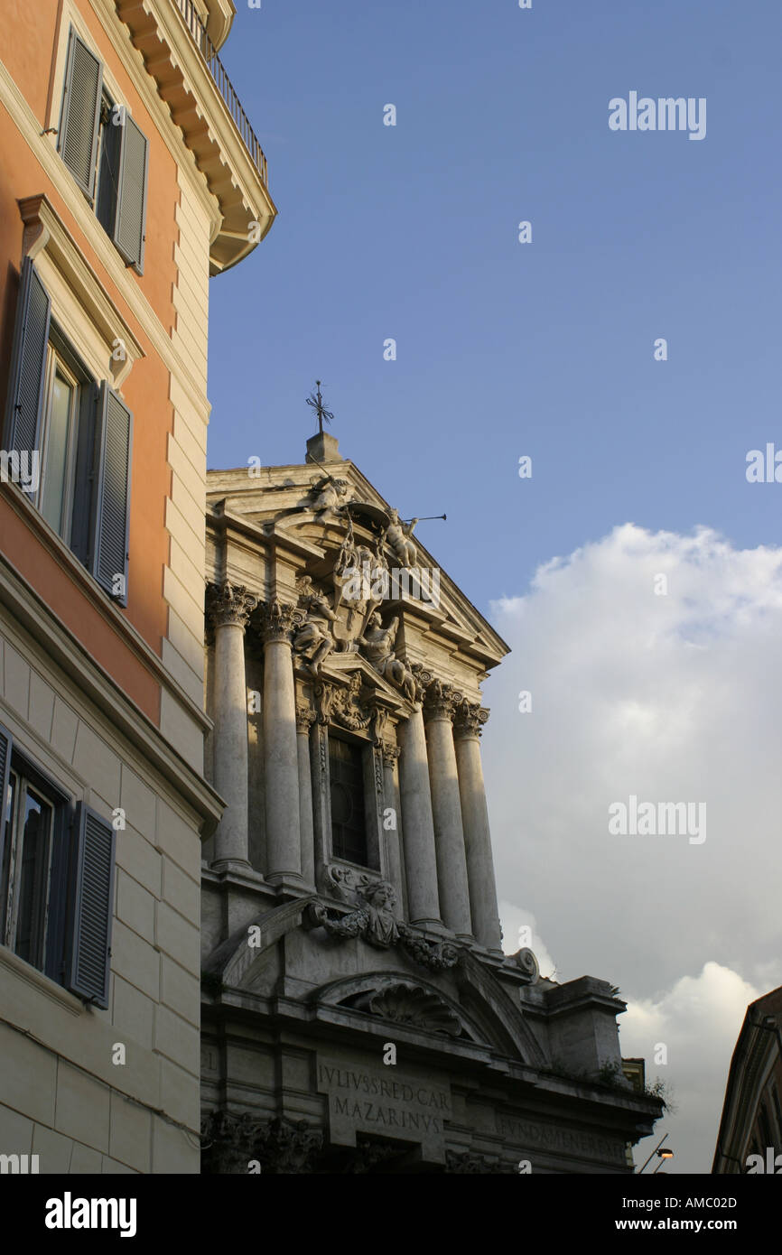 Costruzione classica facciata Roma Italia Foto Stock