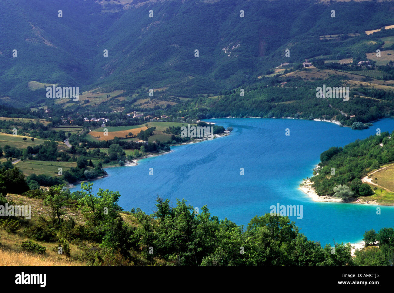 Il lago di Fiastra Macerata Campagna Marche Sibillini Appennino Italia Europa Foto Stock