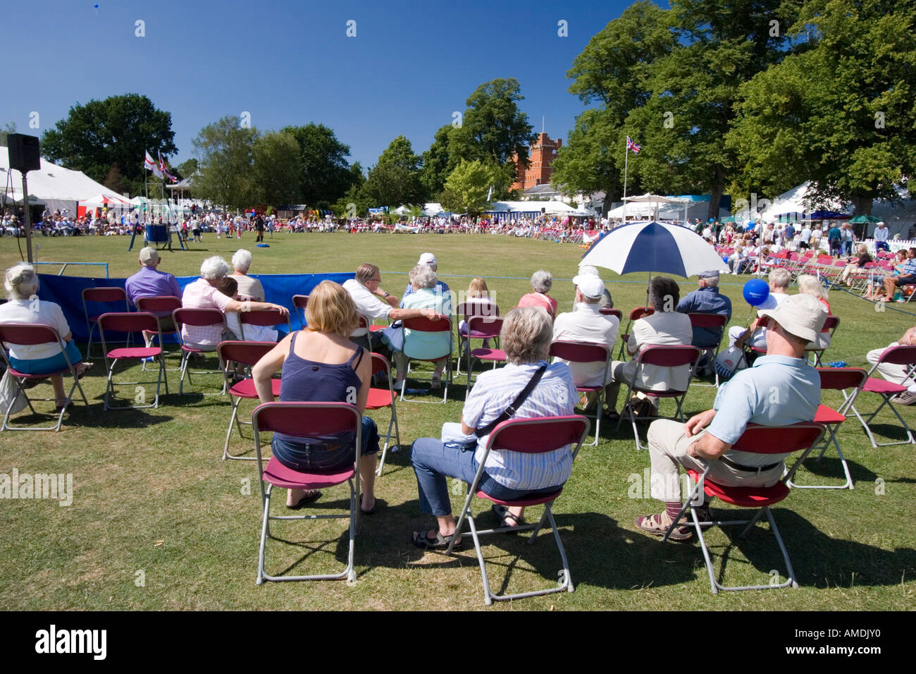 Spettatori a Taunton flower show Foto Stock