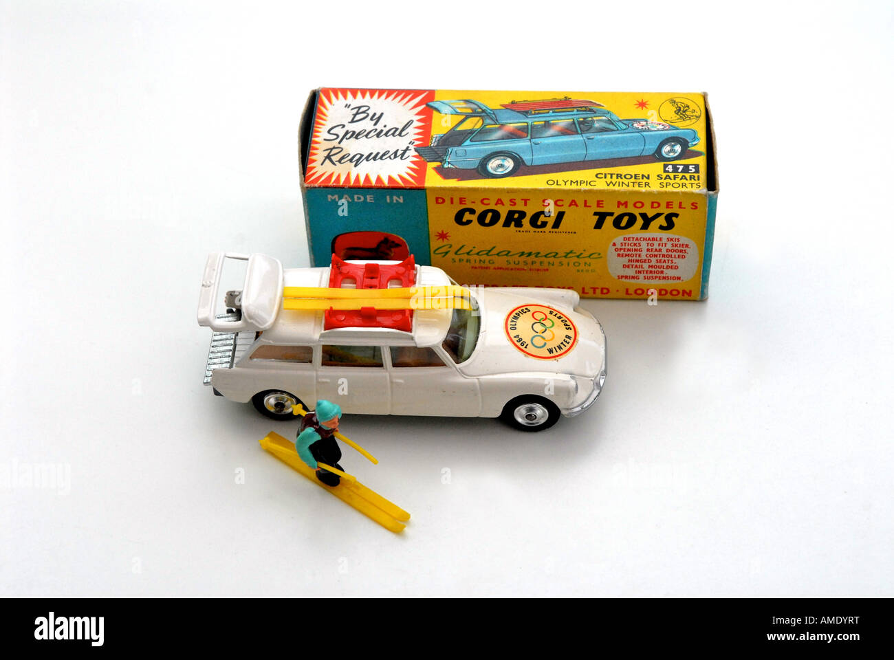 Vintage Toys hanno raggiunto valori elevati tra i collezionisti Corgi vintage set del veicolo sono molto ricercati quando vengono inscatolate Foto Stock