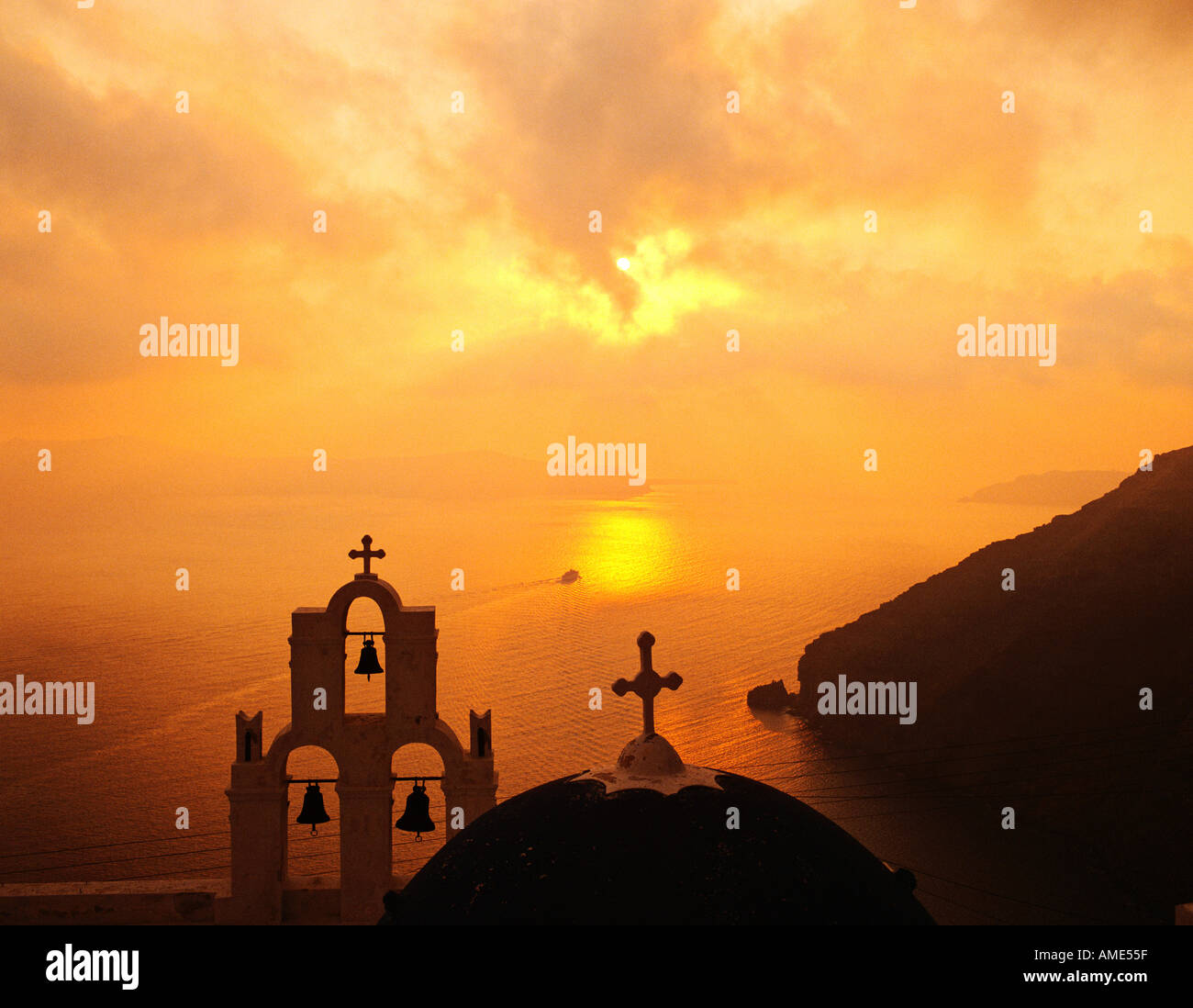 Il tramonto sul mare Santorini isola Grecia Foto Stock