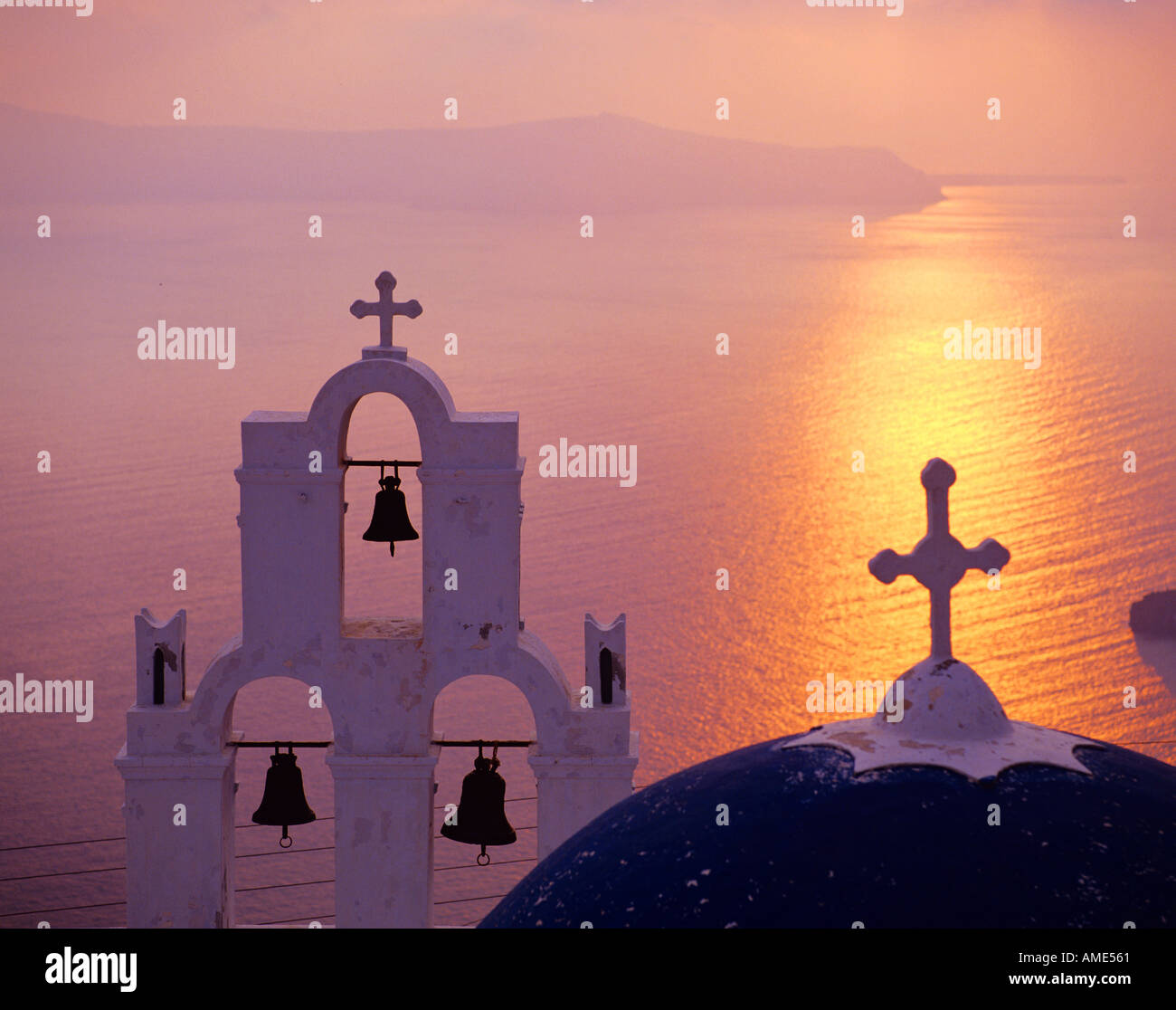 Il tramonto sul mare Santorini isola Grecia Foto Stock