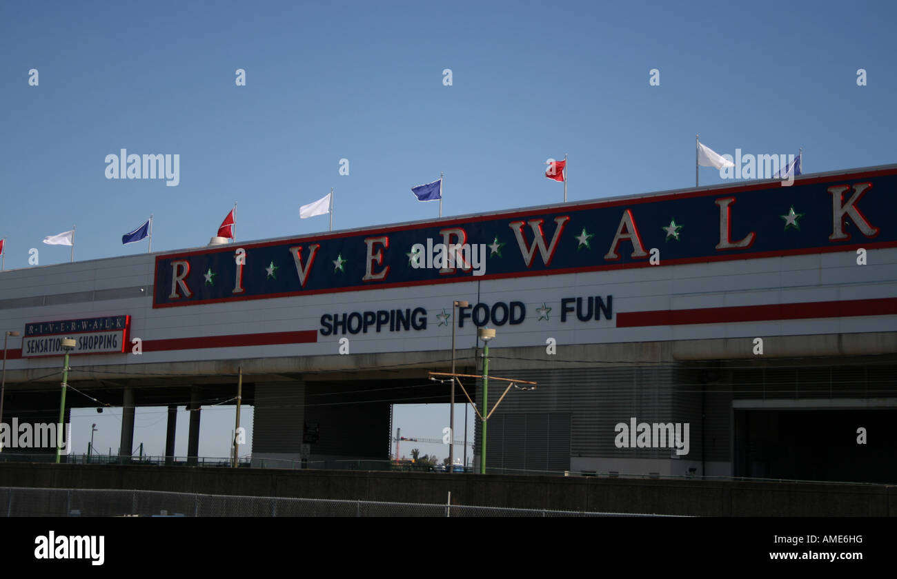 Esterno del Riverwalk food court di New Orleans in Louisiana USA Novembre 2007 Foto Stock