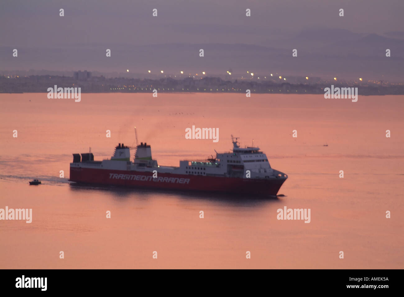 RoRo Transmediterran contenitore la nave entra in Porto Palma Maiorca Isole Baleari Spagna unione Foto Stock