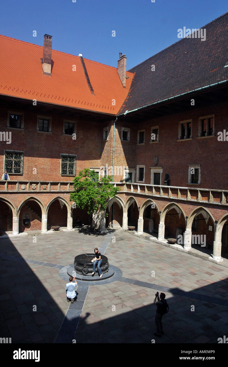 Collegium Maius dell Università Jagellonica courtyard Cracow Polonia Foto Stock