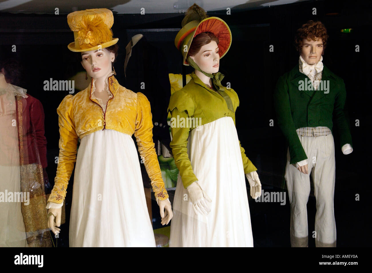 Esposizione di costumi dalla produzione della BBC di Orgoglio e Pregiudizio al Museo del Costume da bagno in Inghilterra UK GB Foto Stock