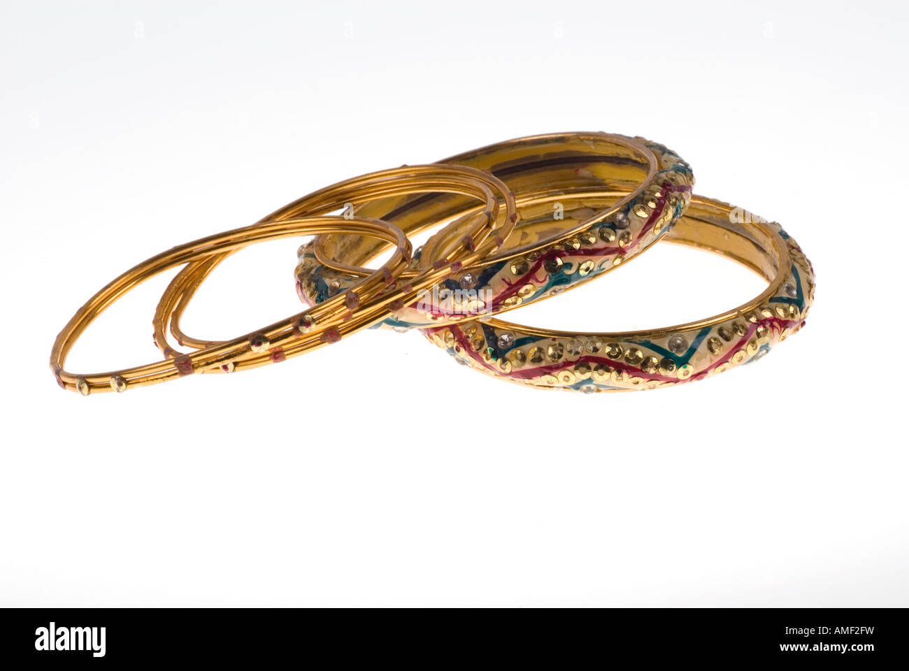 Oro bracciali asiatici jewelery Foto Stock