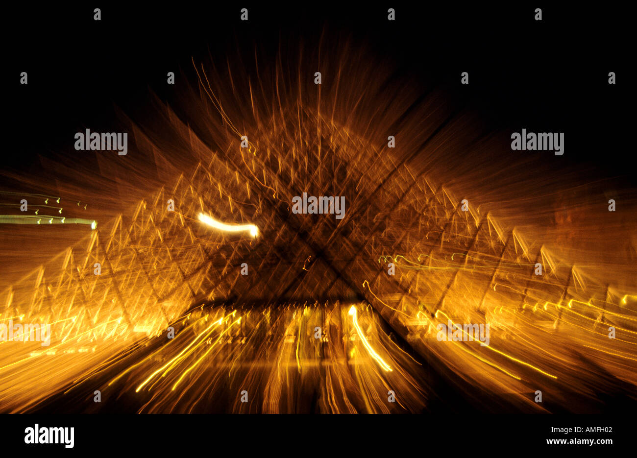 louvre piramide Foto Stock