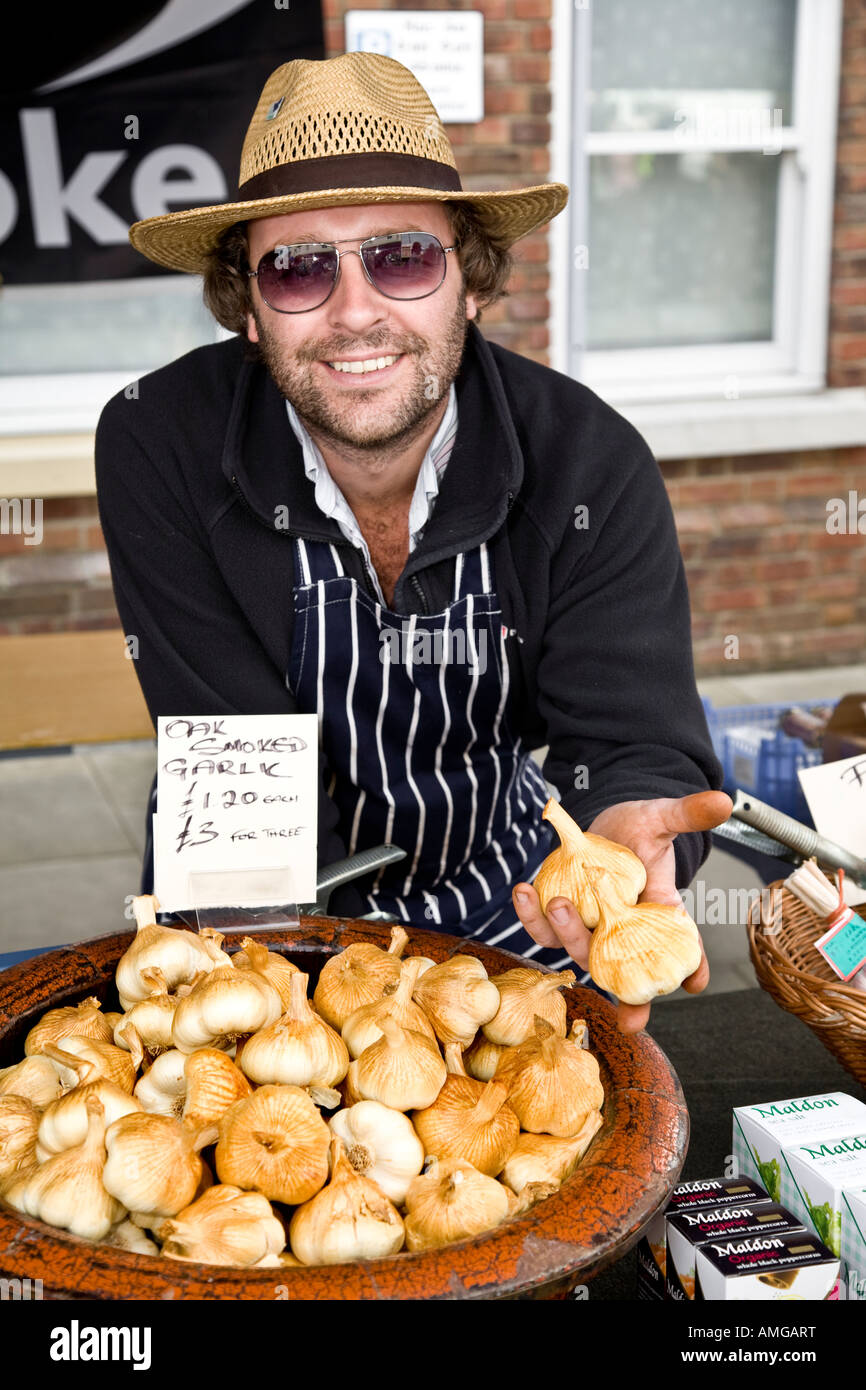 Aglio venditore al Emsworth Food Festival. Hampshire, Regno Unito. Foto Stock