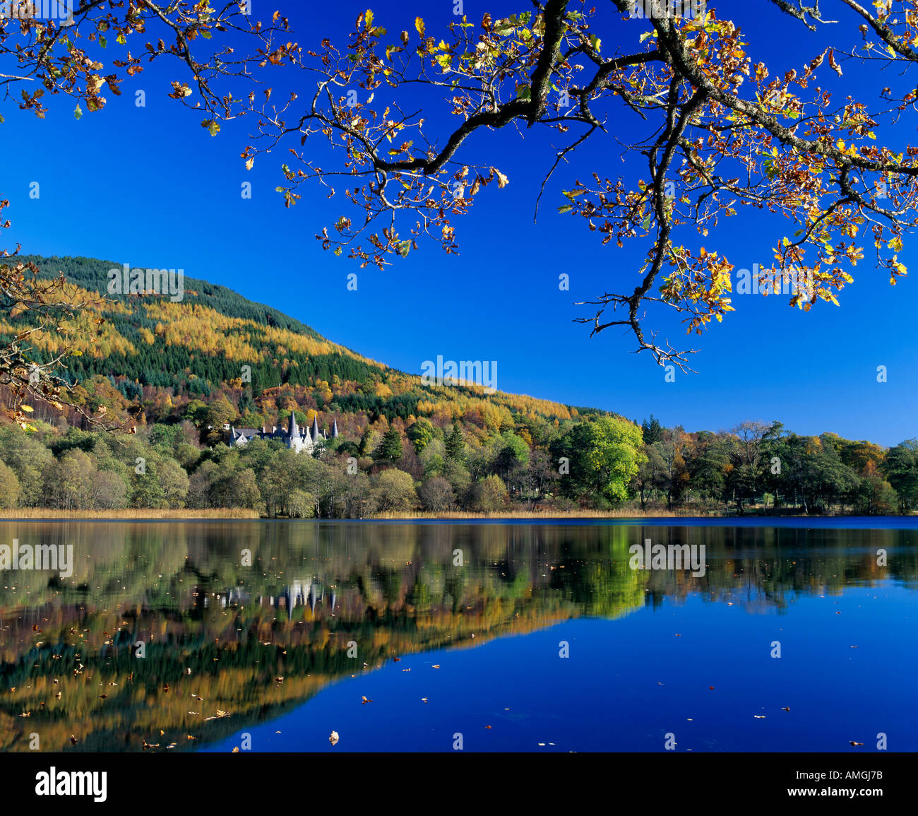 Tigh Mor da Loch Achray, il Trossachs, vicino a Callander, Stirling, Scozia, Regno Unito Foto Stock