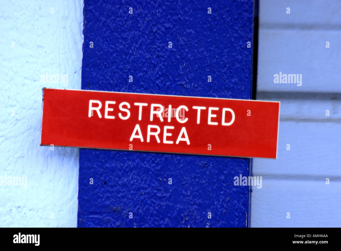 Restricted area sign immagini e fotografie stock ad alta risoluzione ...