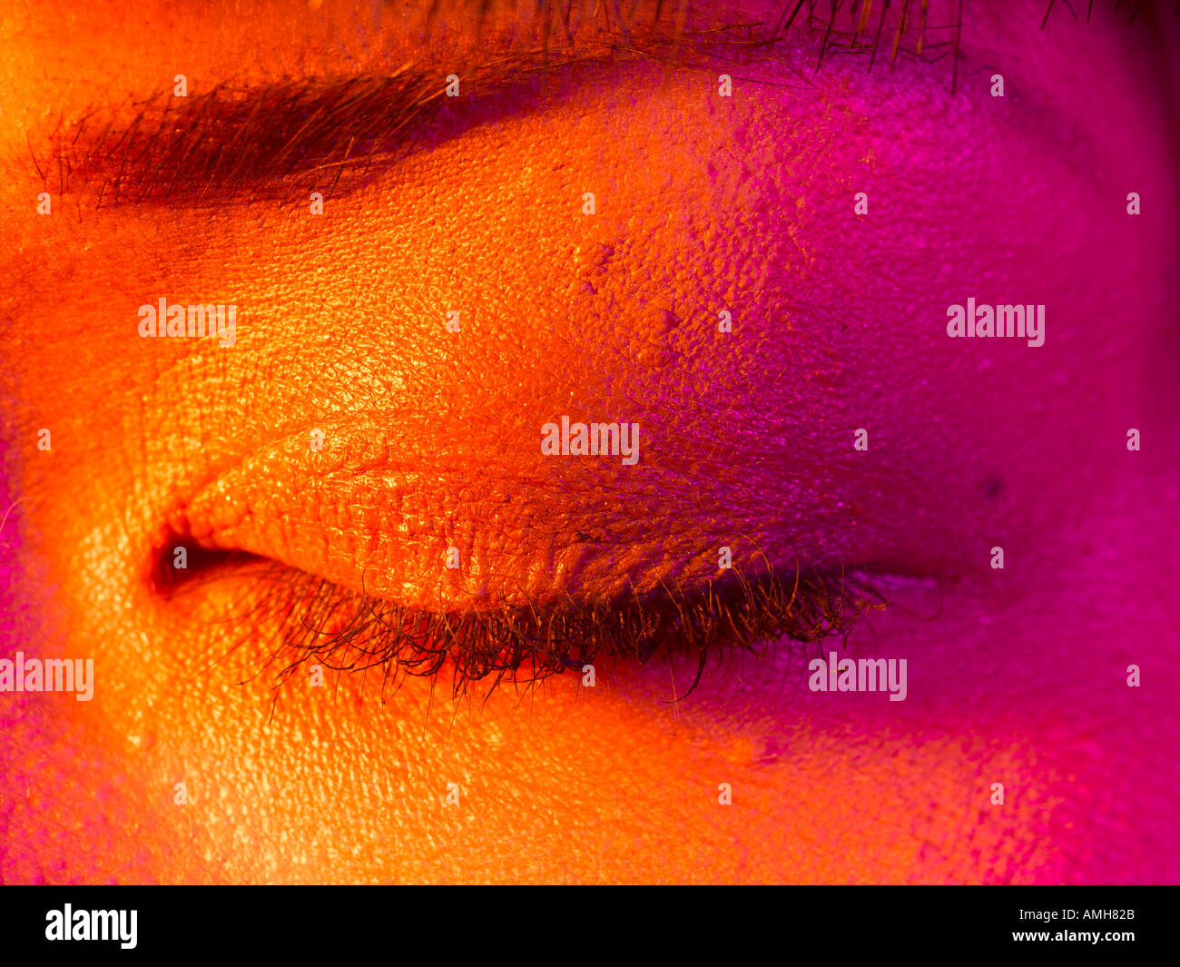 Chiuso occhio femmina Foto Stock