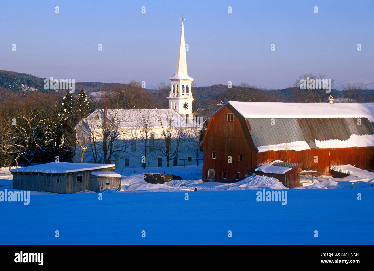 Chiesa in Peacham VT nella neve in inverno Foto Stock