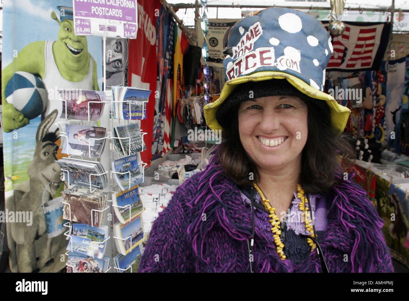 California Venice Beach,Boardwalk,donna eccentrica,donna,arte grafica,artista,souvenir,regali,visitatori viaggio viaggio turistico turismo punto di riferimento la Foto Stock