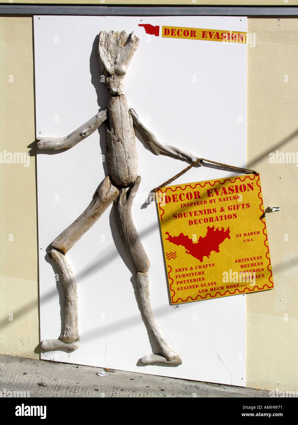 Driftwood figura annuncio naturale per negozio di souvenir e articoli da regalo Gustavia St Barts Foto Stock