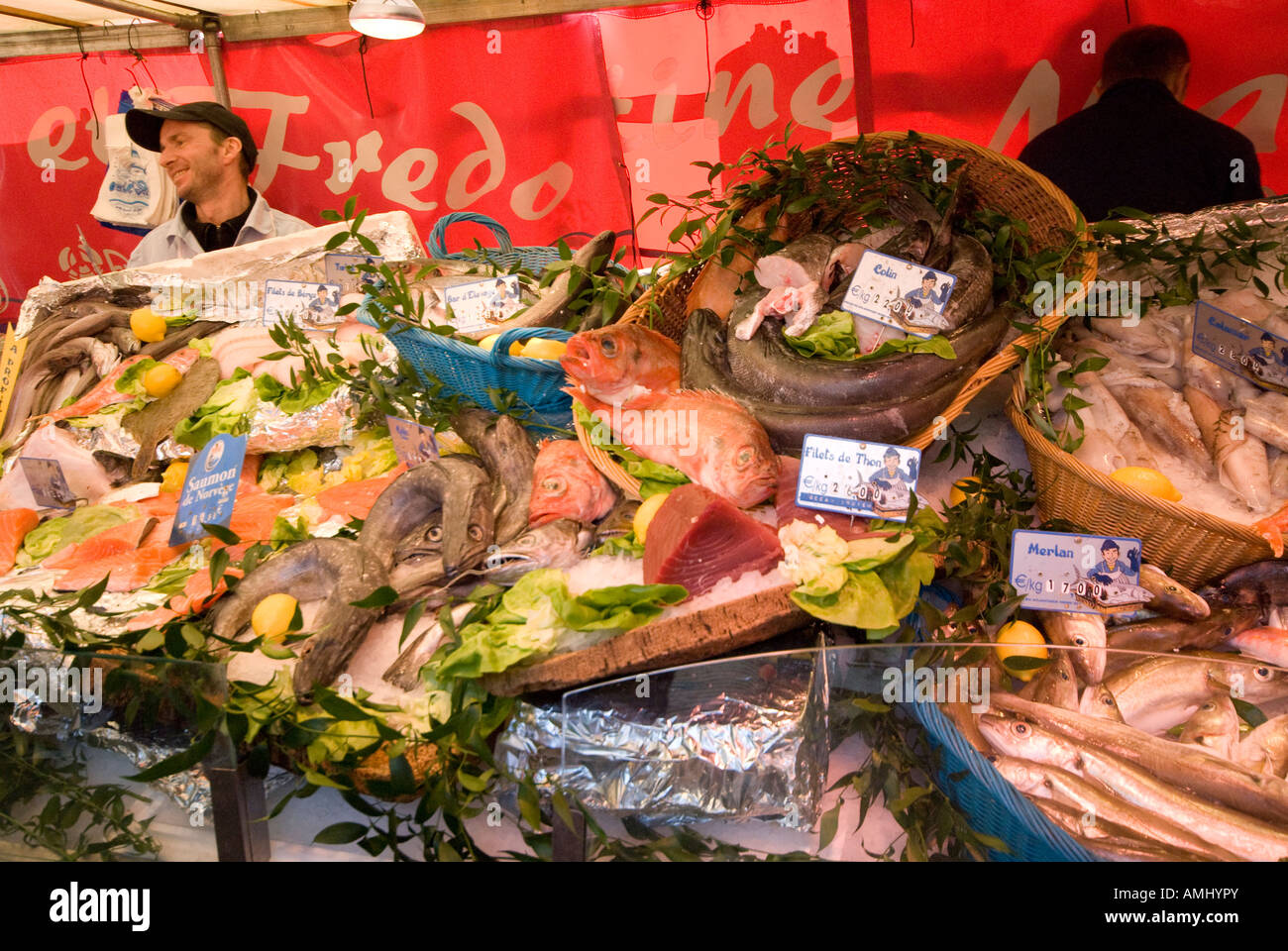 Pesce fresco a Parisian street market Foto Stock