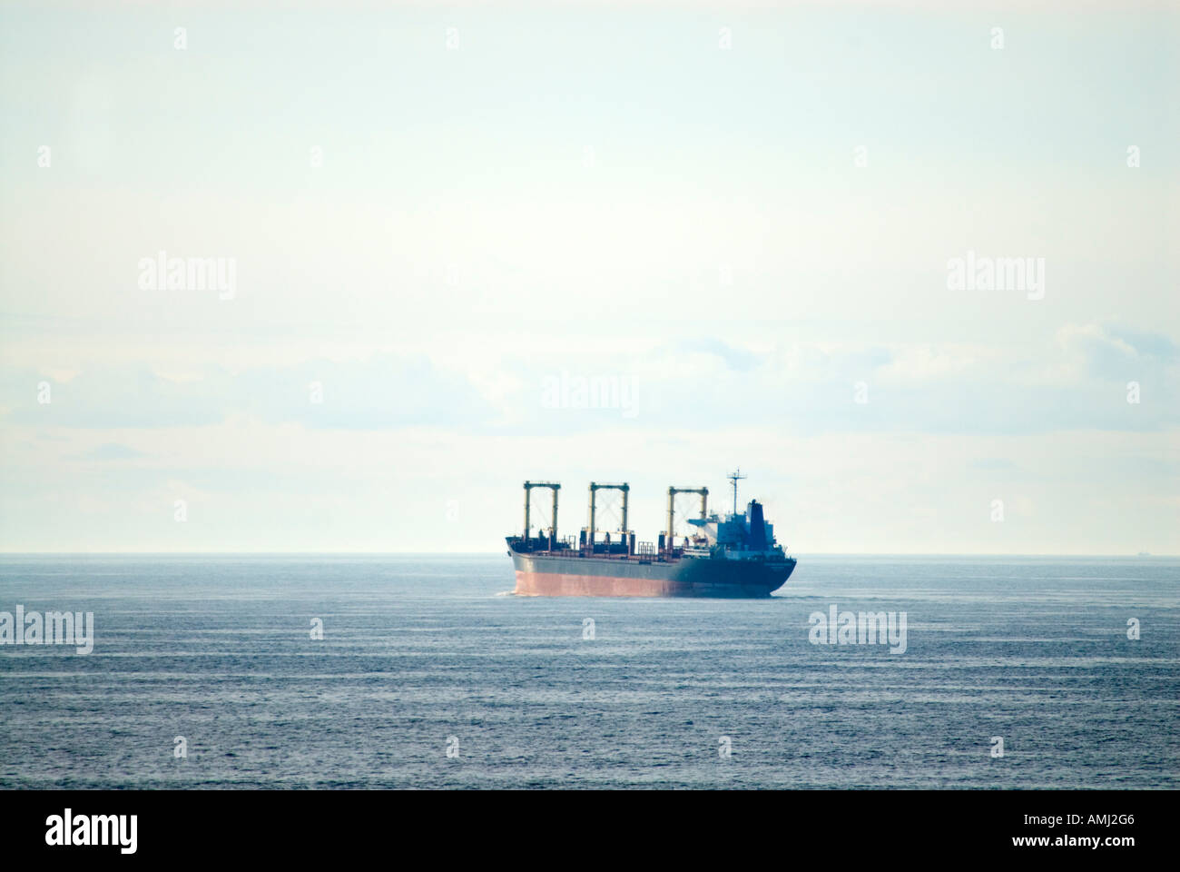 Contenitore per trasporto nave voce fuori in mare Foto Stock