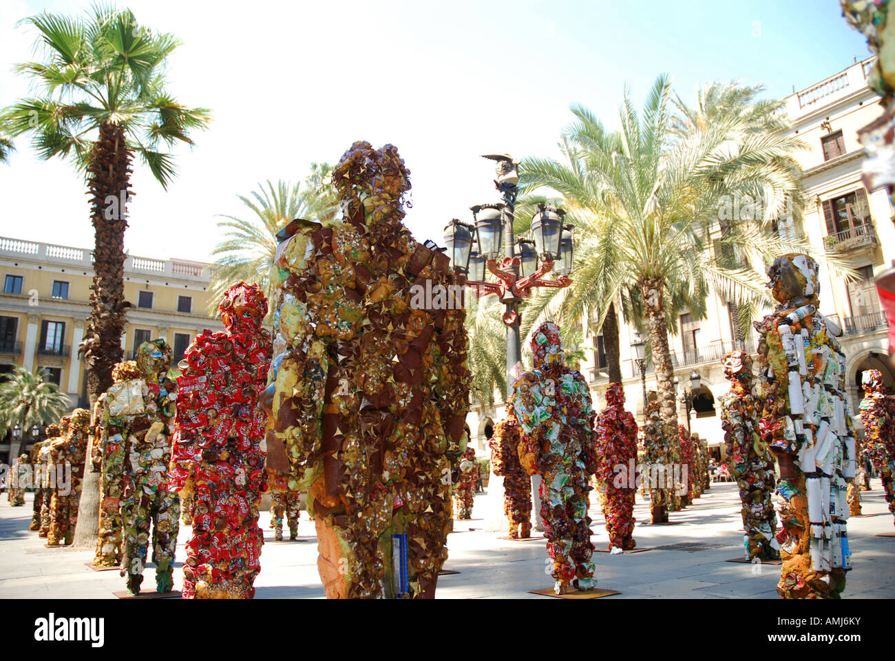 Cestino di esposizione di persone a Placa Reial Barcellona Spagna Foto Stock