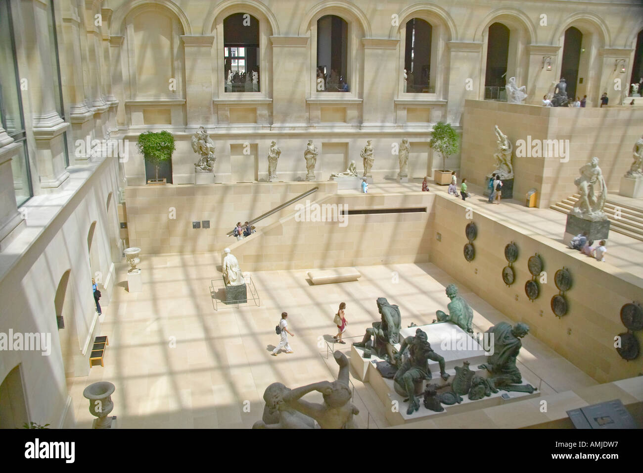 Giardino di sculture presso il Museo del Louvre Parigi Francia Foto Stock