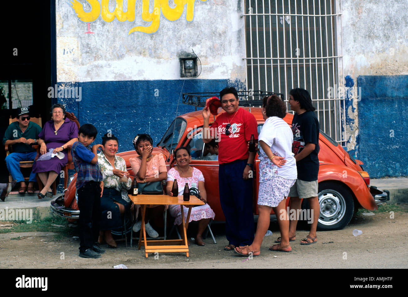 Mexiko, Yucatan, Hunucma bei Merida, Zuschauer bei religiöser Fiesta Foto Stock
