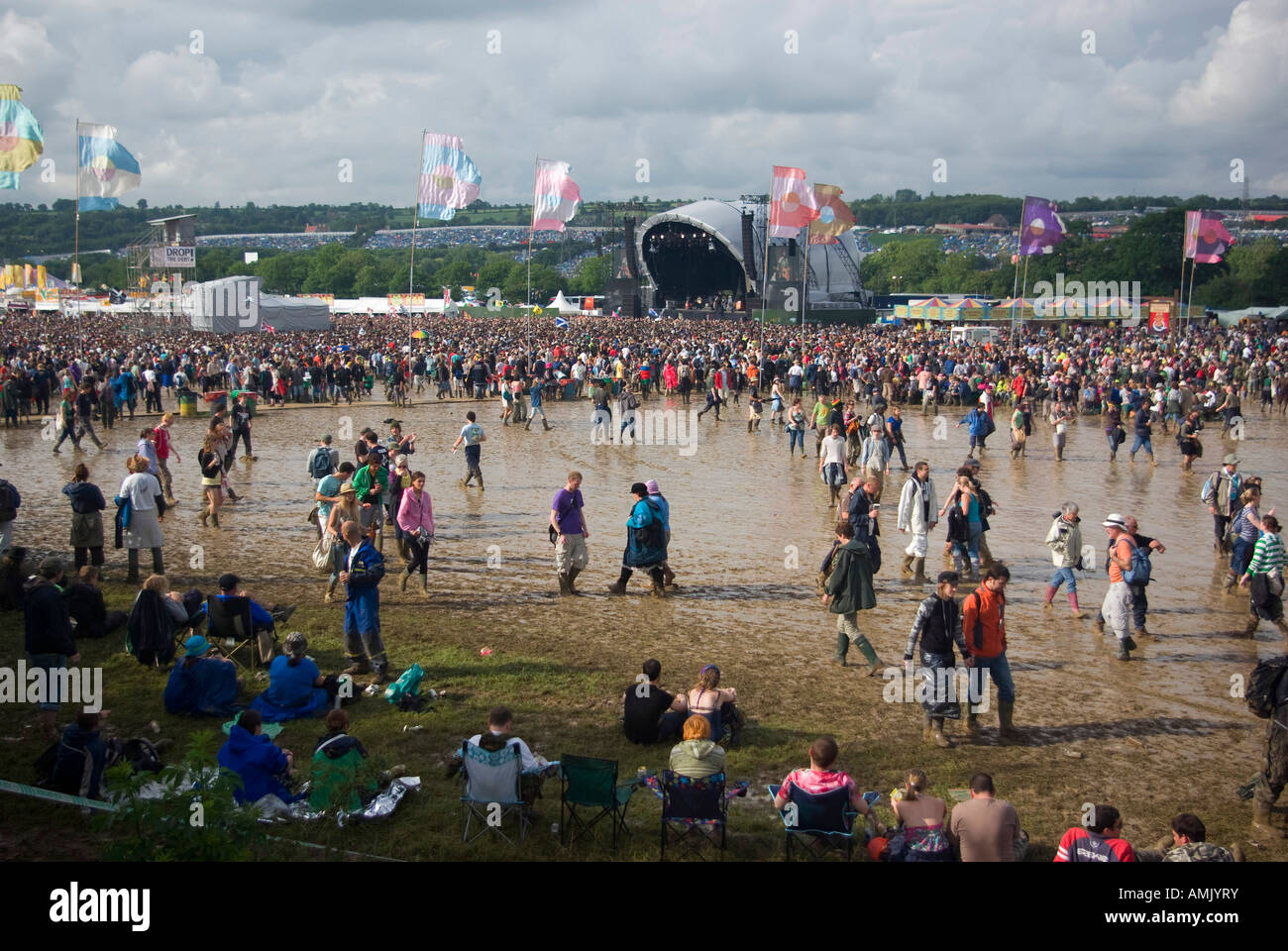 La folla al festival di Glastonbury, 2007. Foto Stock