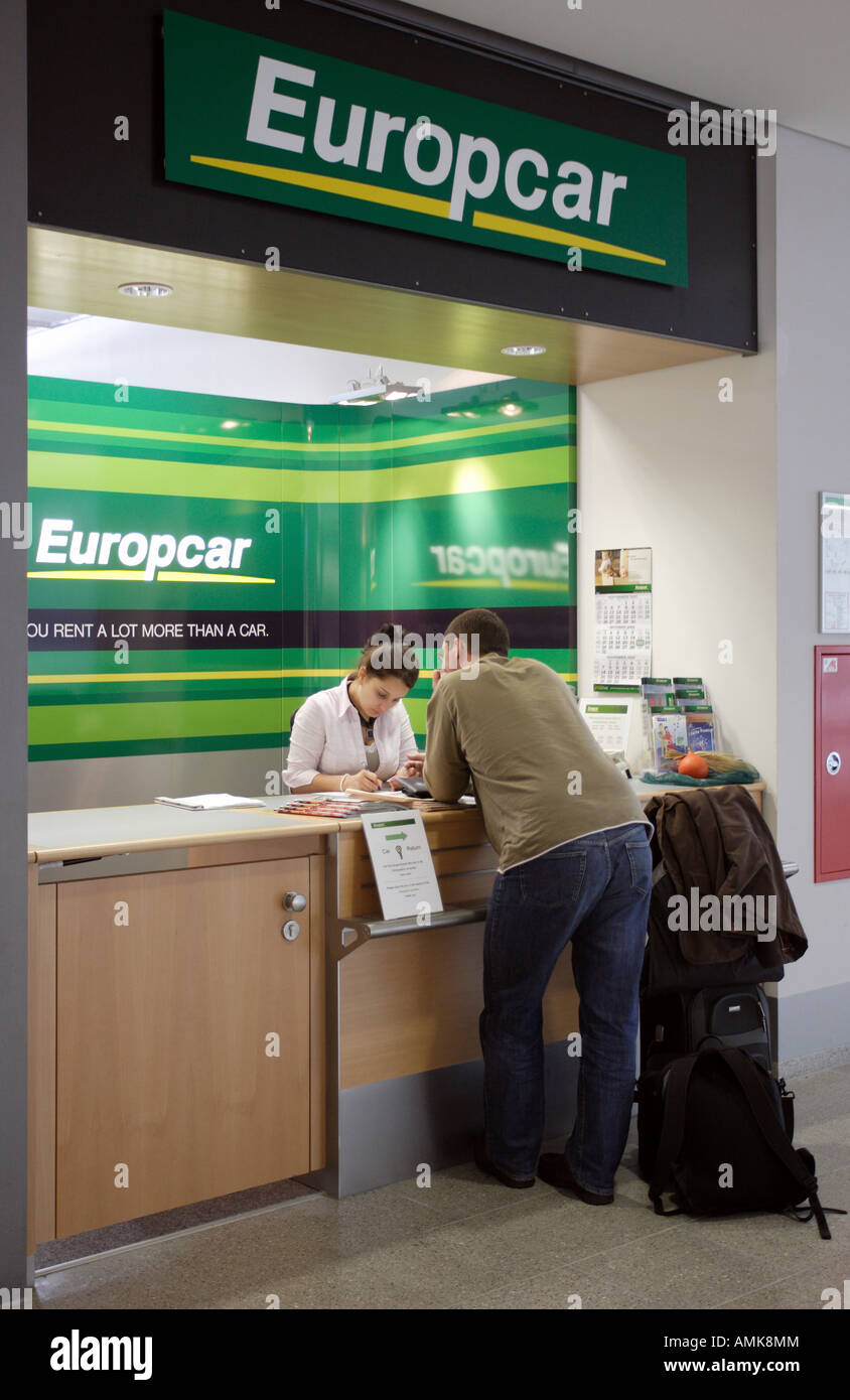 Un cavalletto di Europcar in aeroporto a Baden-Baden, Germania Foto Stock