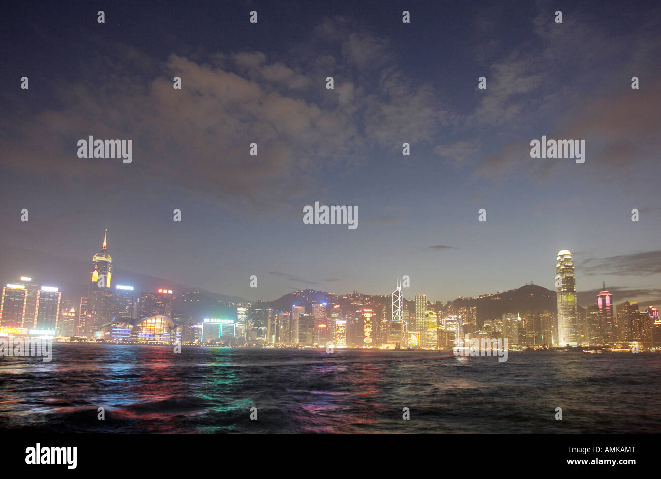 Paesaggio di Hong Kong di sera Foto Stock