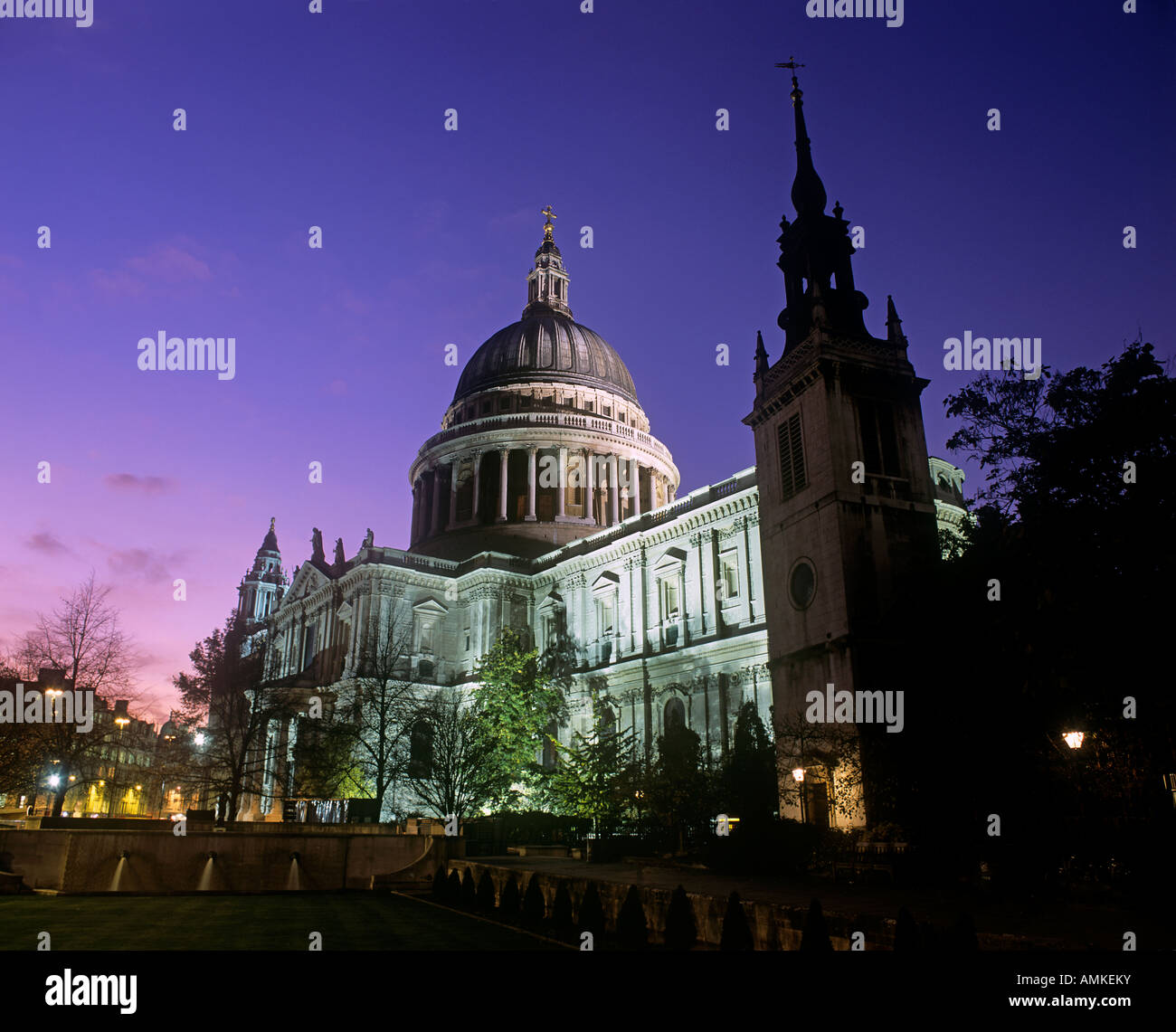 Cattedrale di Saint Paul, Londra al crepuscolo Foto Stock