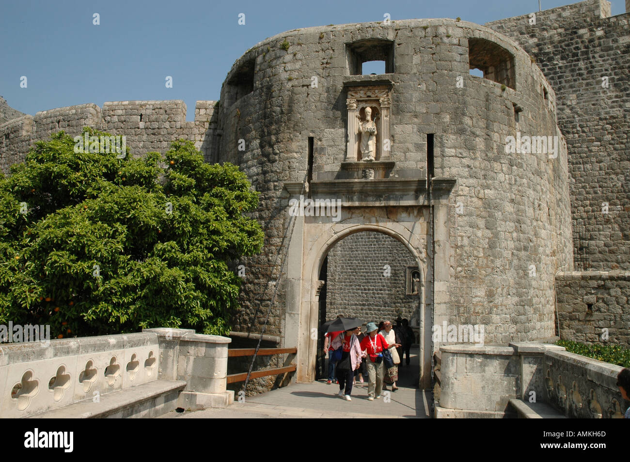 Gradska vrata pila portale porta costruito XV XVI secolo entrata alla citta di Dubrovnik Dalmazia Croazia Foto Stock