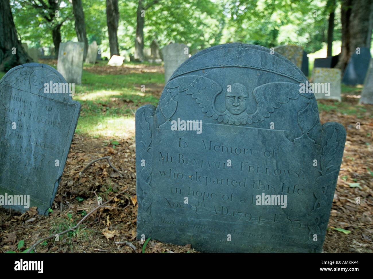 Antica lapide presso il vecchio cimitero del sud in Ipswich Massachusetts USA Foto Stock