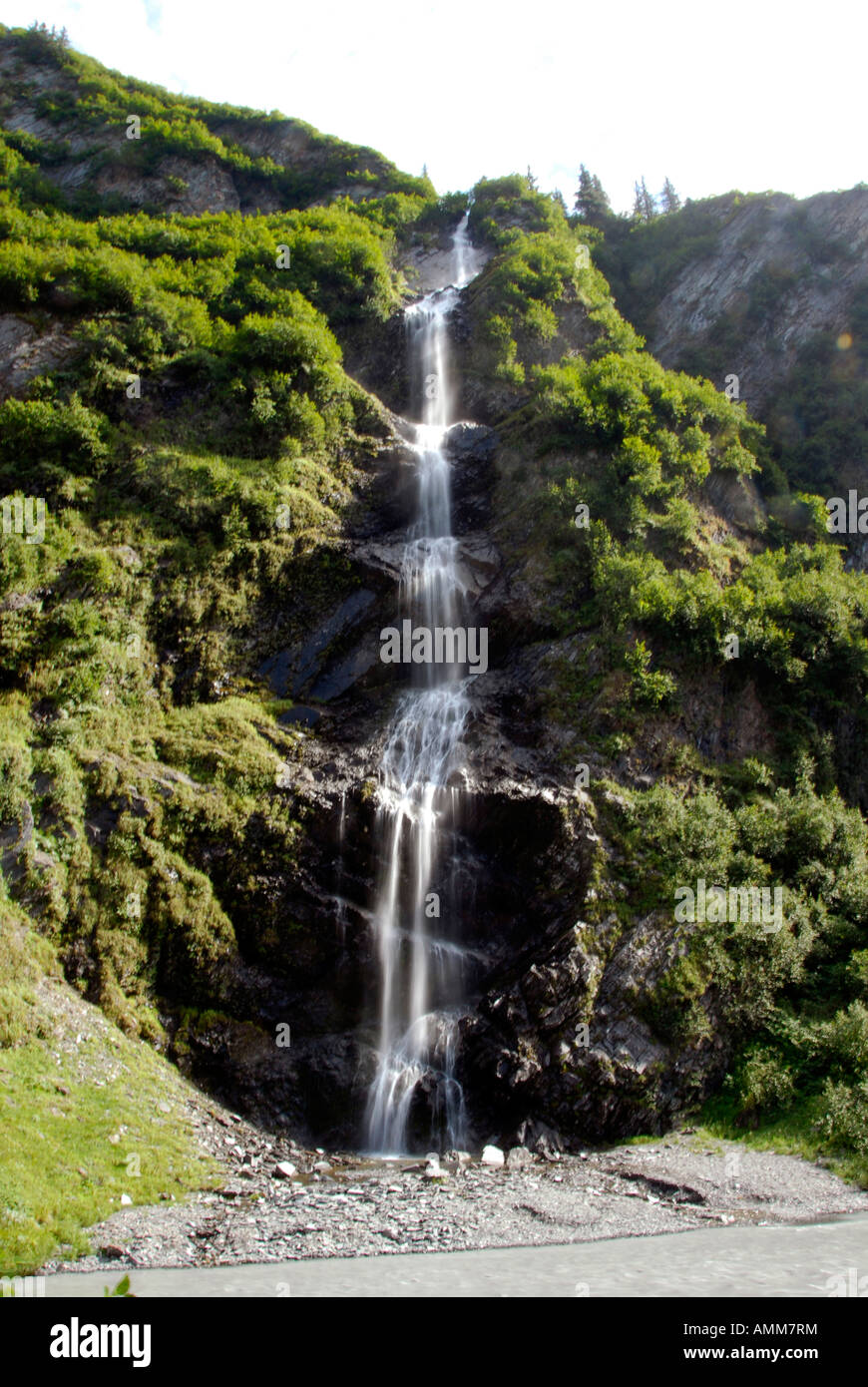 Bridal Veil Falls lungo Richardson autostrada vicino Valdez Alaska AK Stati Uniti U S Foto Stock