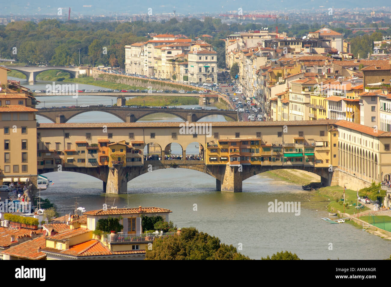 Vista panoramica del Ponte Vecchio a Firenze Italia Foto Stock