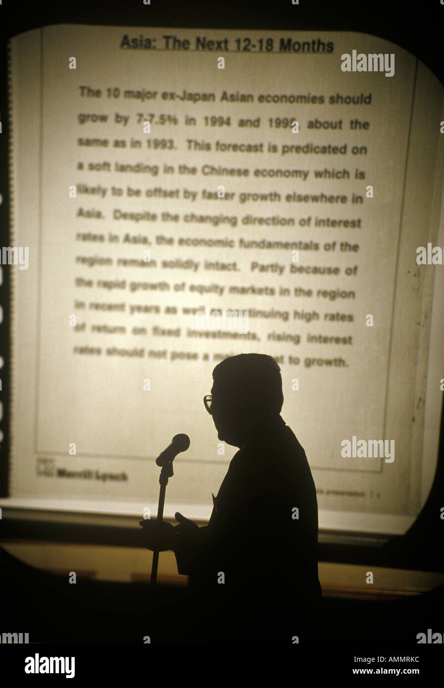 Imprenditore rendendo la presentazione in silhouette in Hong Kong Foto Stock