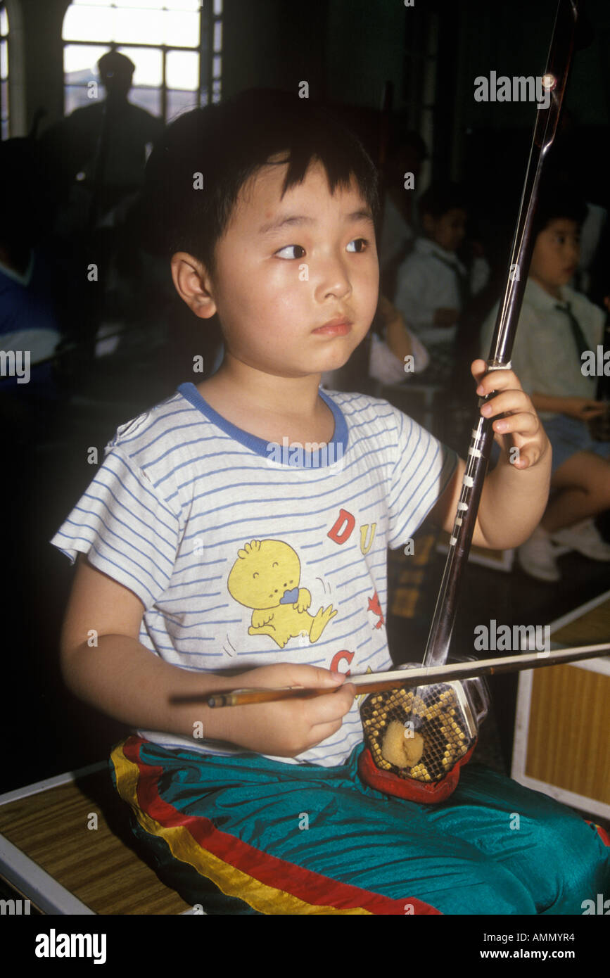 Classe di musica presso i figli s Palace di Changning District a Shanghai nella provincia dello Zhejiang Repubblica Popolare di Cina Foto Stock