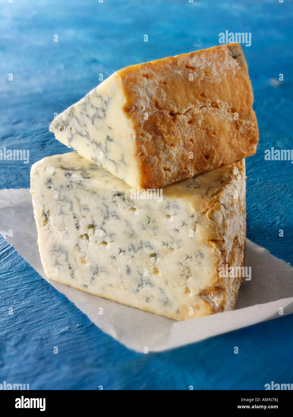 British formaggio blu. Cremoso fondo Stilton, Stilton alto. Foto Stock