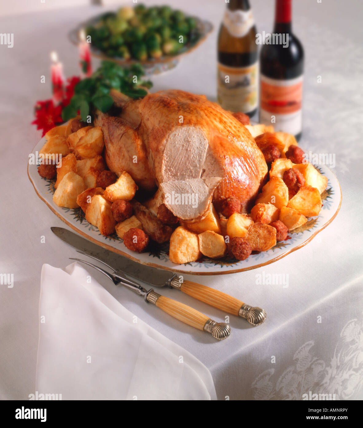 Tutto il Tacchino arrostito per la cena e il pranzo. Festa tradizionale cena di Natale Foto Stock