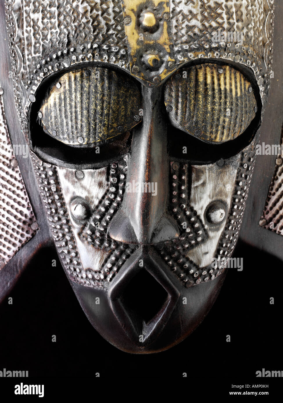 Etnica africana tradizionale maschera. Arte e artigianato. Foto Stock