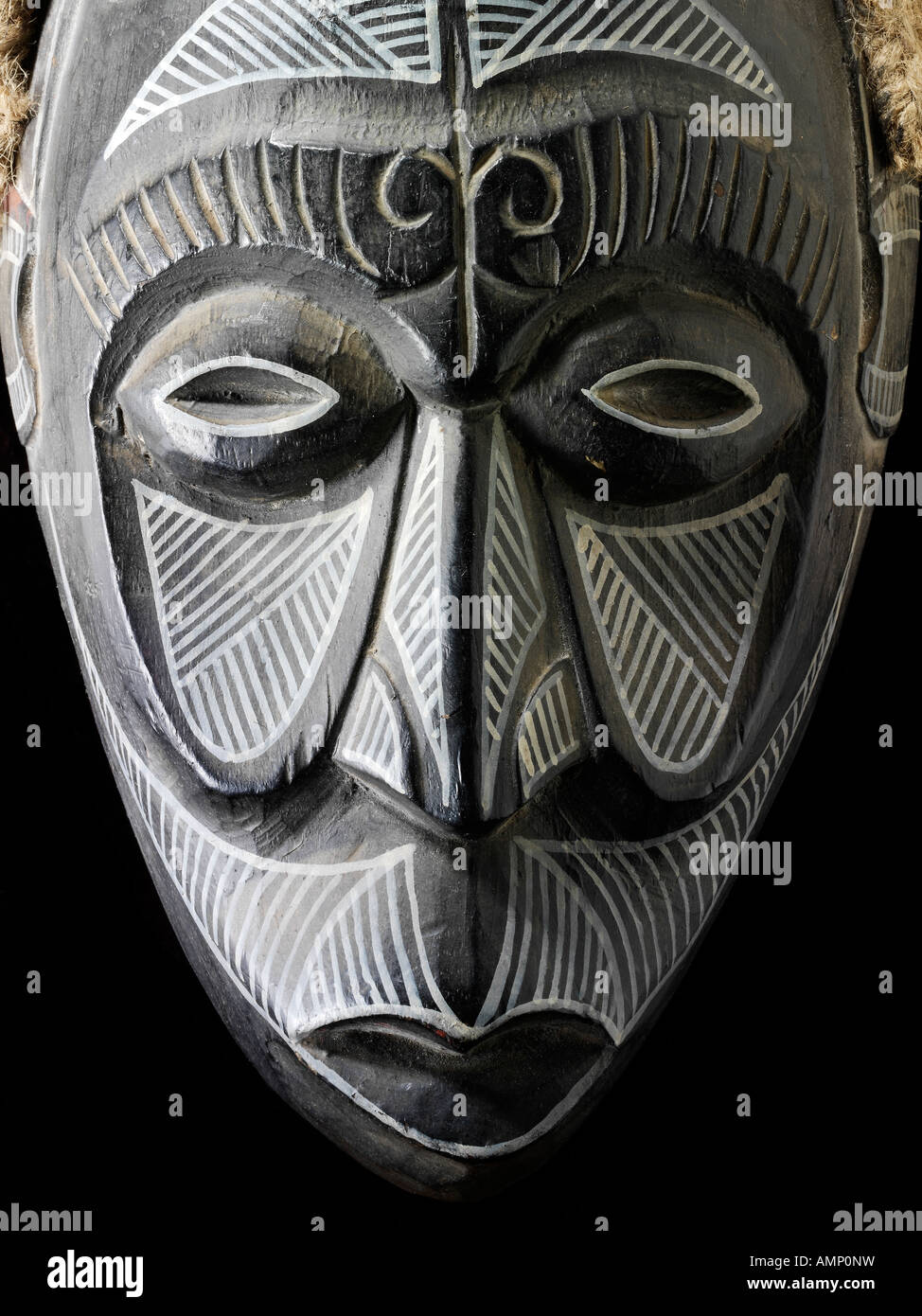Etnica africana tradizionale maschera. Arte e artigianato. Foto Stock