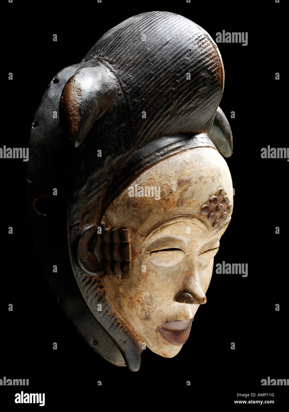 Etnica africana tradizionale maschera. Arte e artigianato. Foto Stock