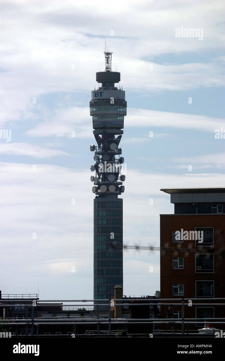 Londra torre Telecom precedentemente BT Tower ex Post Office Tower 60  Cleveland Street 189 m di altezza Foto stock - Alamy