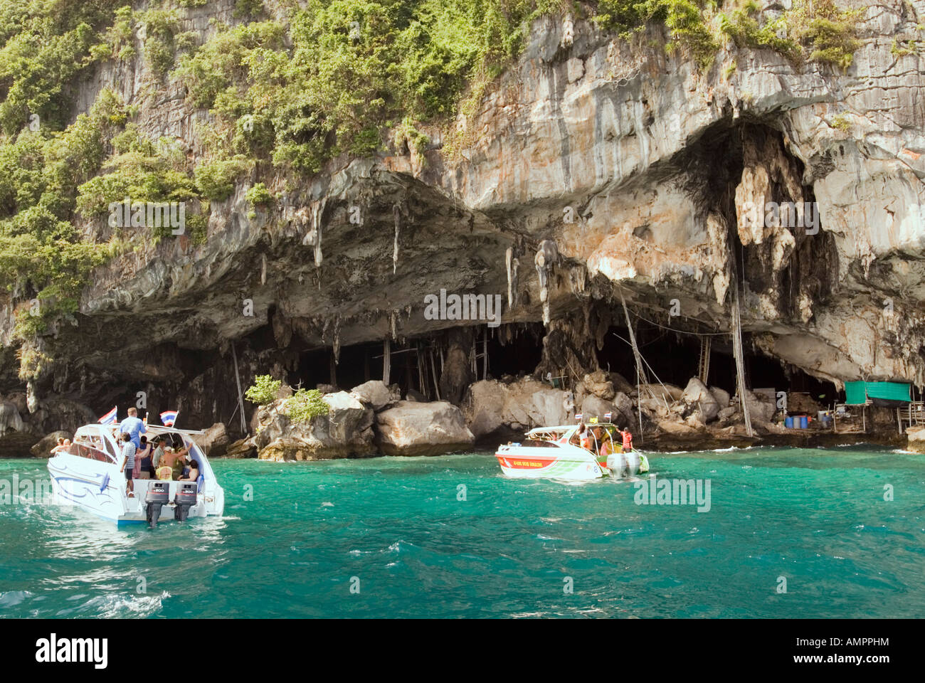 Thailandia Kho Phi Phi Leh Isola Grotta del Vichingo Krabi Mare delle Andamane Foto Stock
