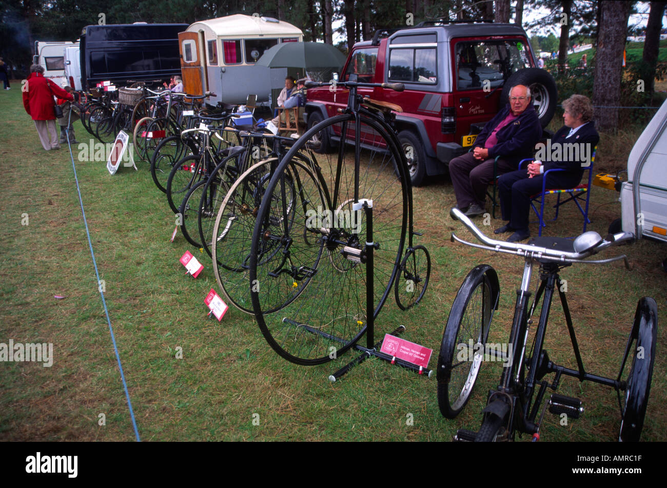 Penny Farthing e visualizzazione di vecchie biciclette Foto Stock