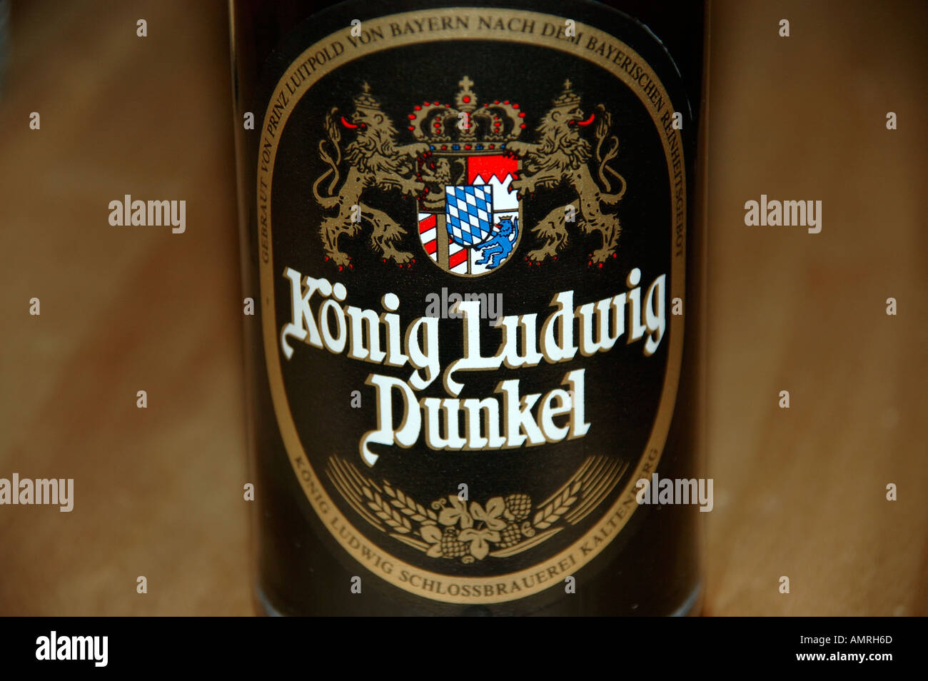 Etichetta di una bottiglia di birra König Ludwig Dunkel Baviera Germania Foto Stock