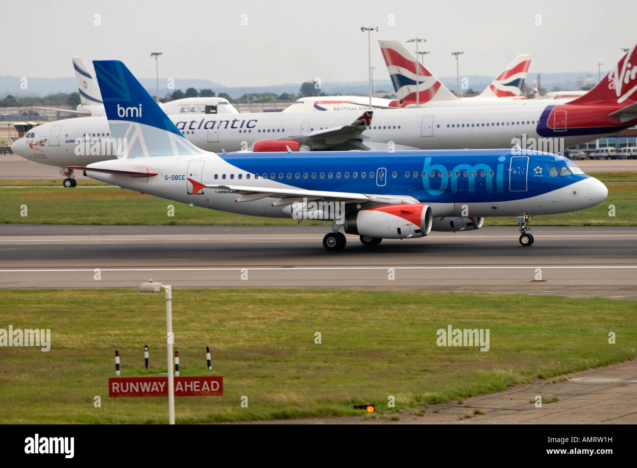 BMI Airbus A320 a Londra Heathrow LHR Foto Stock