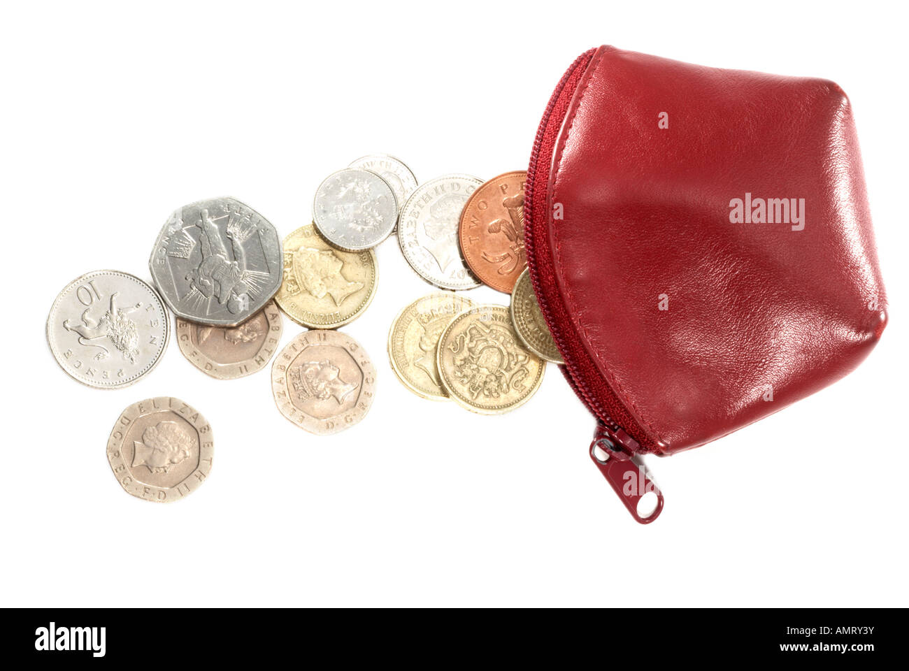 La fuoriuscita di monete da un rosso con zip portafoglio in pelle Foto Stock