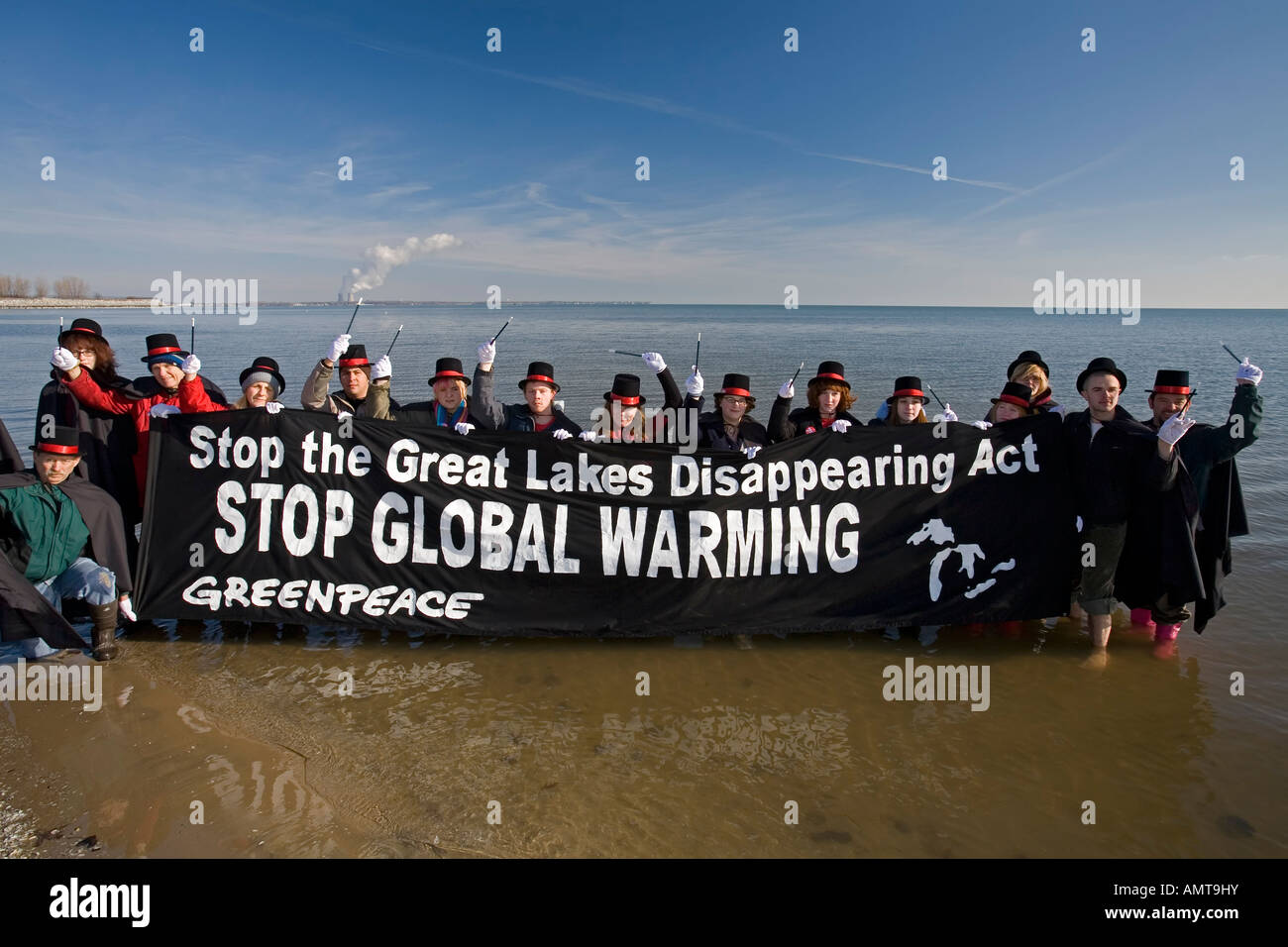 Greenpeace protesta il riscaldamento globale e il restringimento di Grandi Laghi Foto Stock