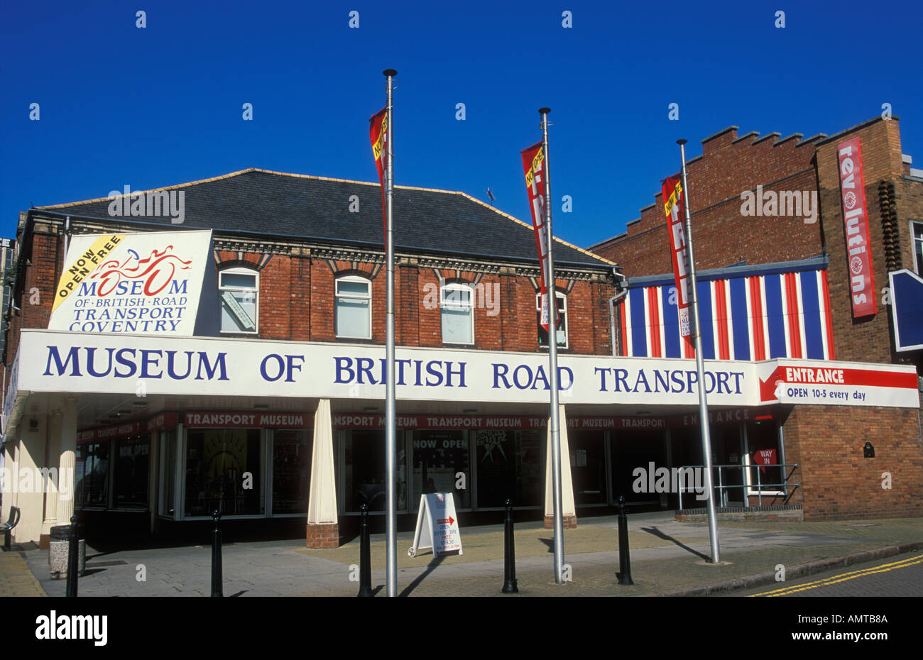 Ex Museo della British Road Transport facciata ingresso Coventry Warwickshire West Midlands Inghilterra GB Europa Foto Stock