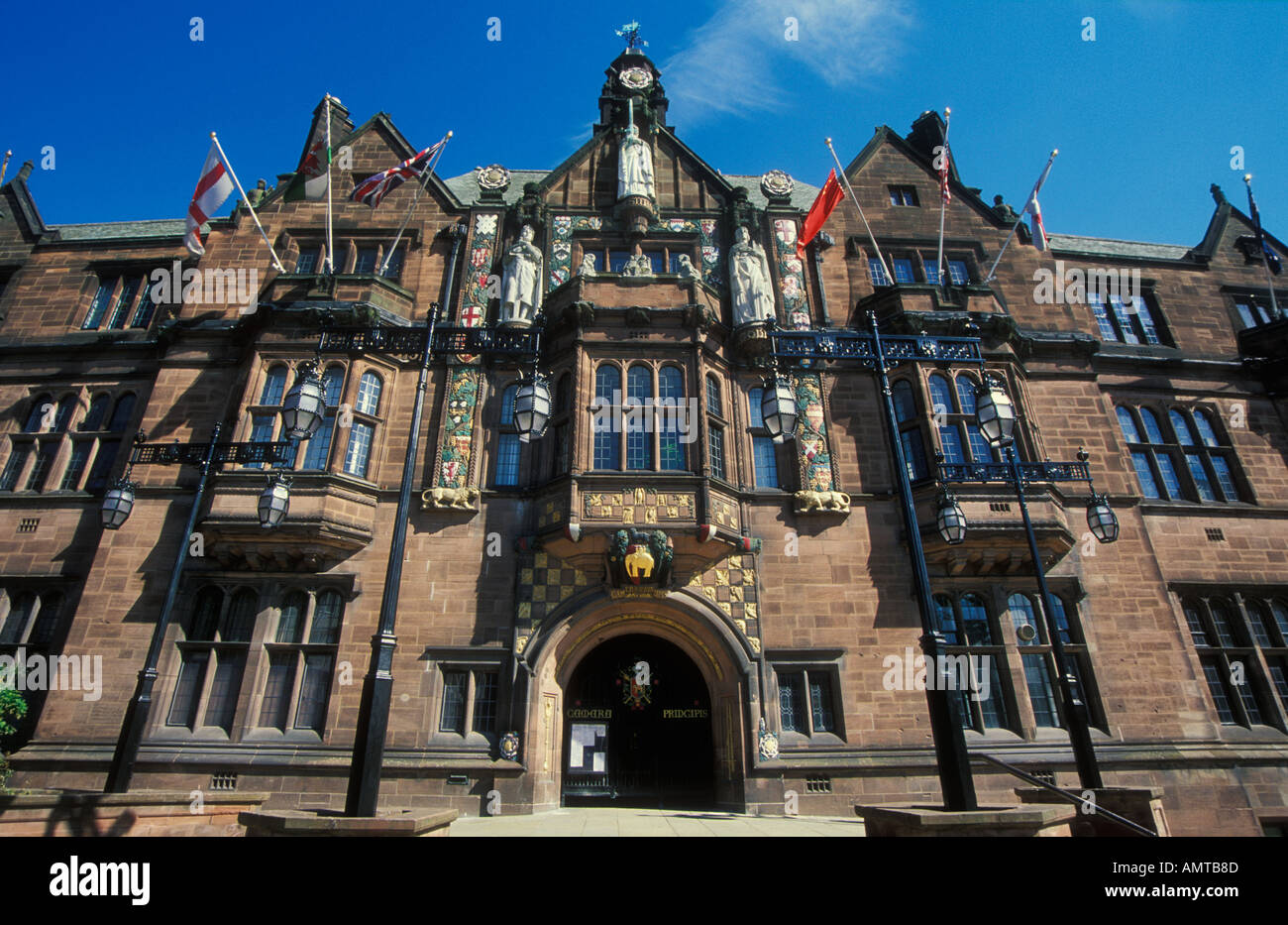 Ingresso frontale del municipio di Coventry o della Coventry Council House e facciata scolpita Coventry Warwickshire West MIDLANDS Inghilterra Regno Unito GB Europa Foto Stock