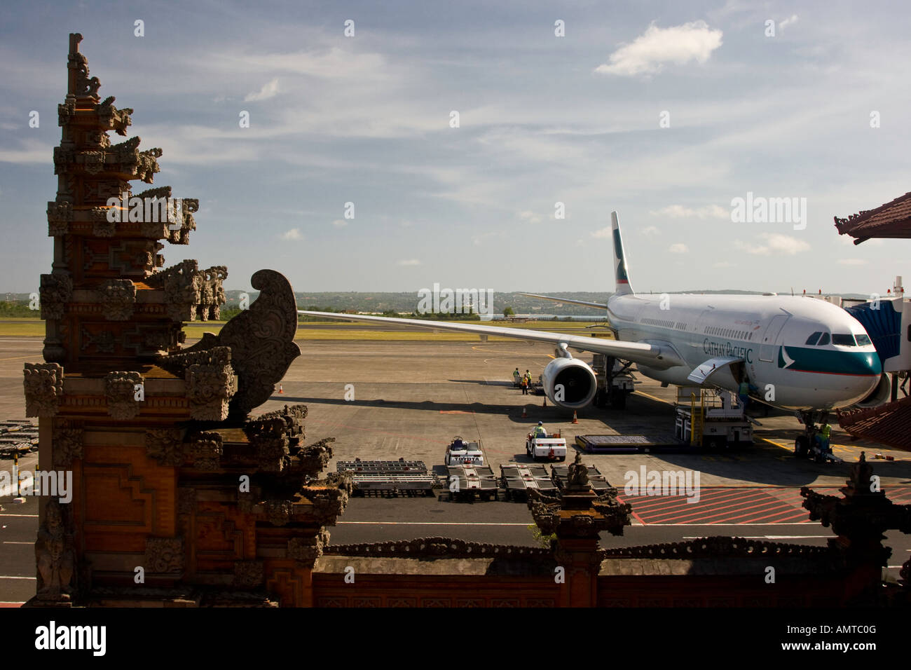 Garuda aereo Denpasar o Ngurah Rai DPS dall'Aeroporto Internazionale di Bali Indonesia Foto Stock